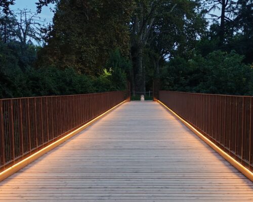 Le luci sul ponte e quella bolla di cuore tra terra e cielo